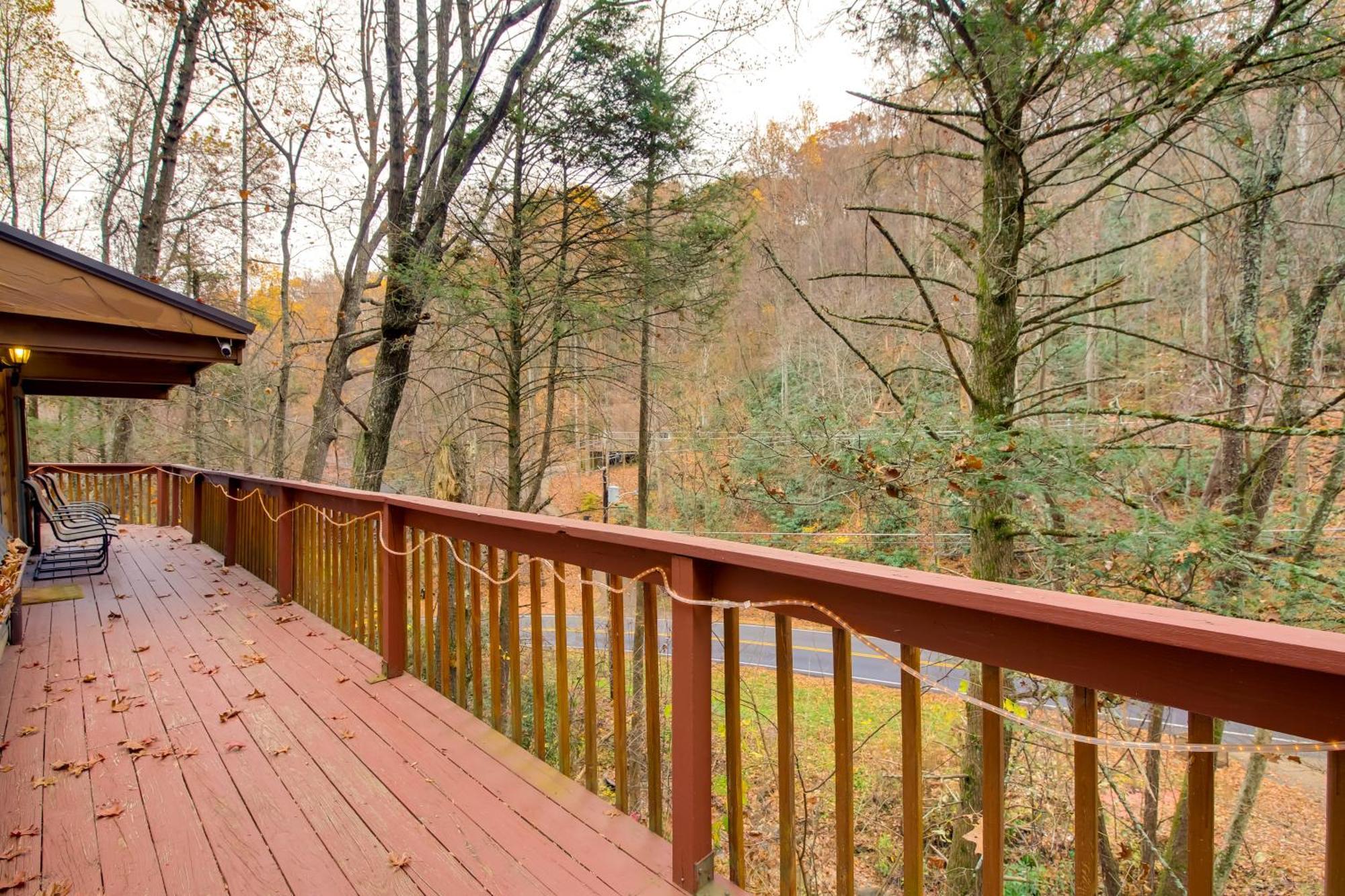 Gatlinburg A-Frame Home With Hot Tub Near Parkway 外观 照片