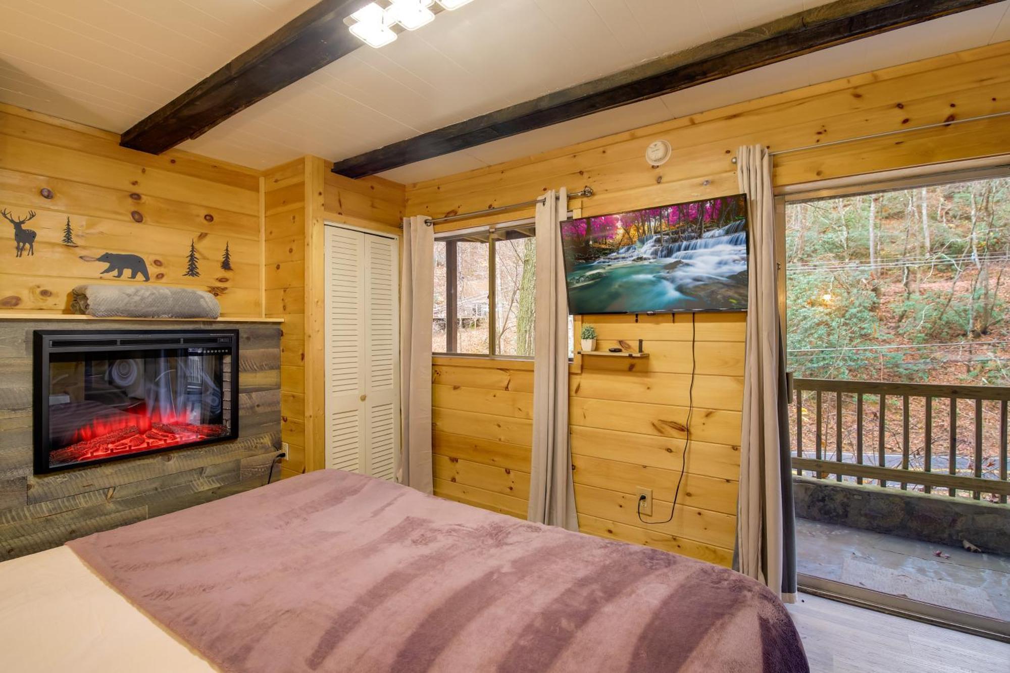Gatlinburg A-Frame Home With Hot Tub Near Parkway 外观 照片