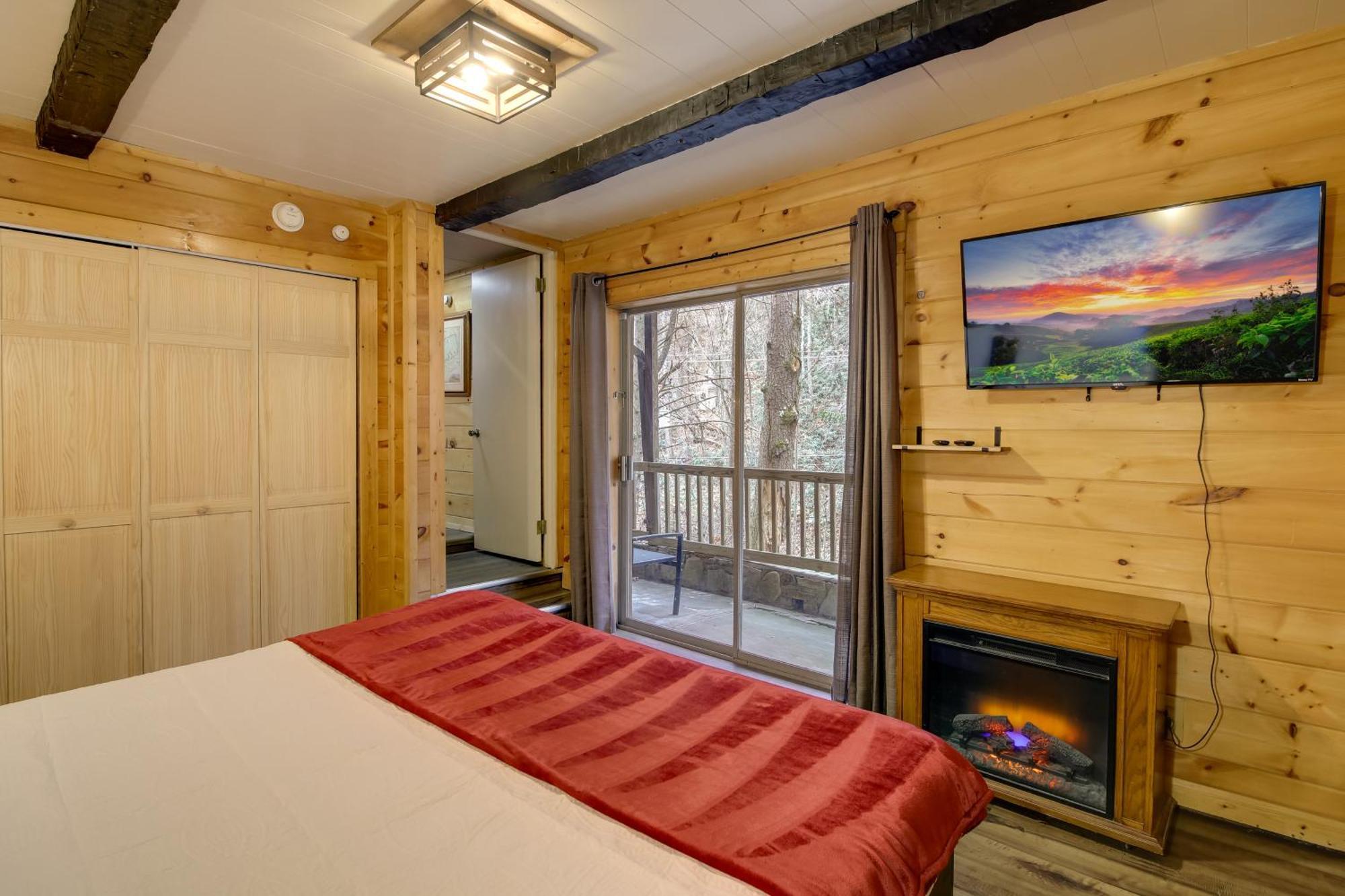 Gatlinburg A-Frame Home With Hot Tub Near Parkway 外观 照片