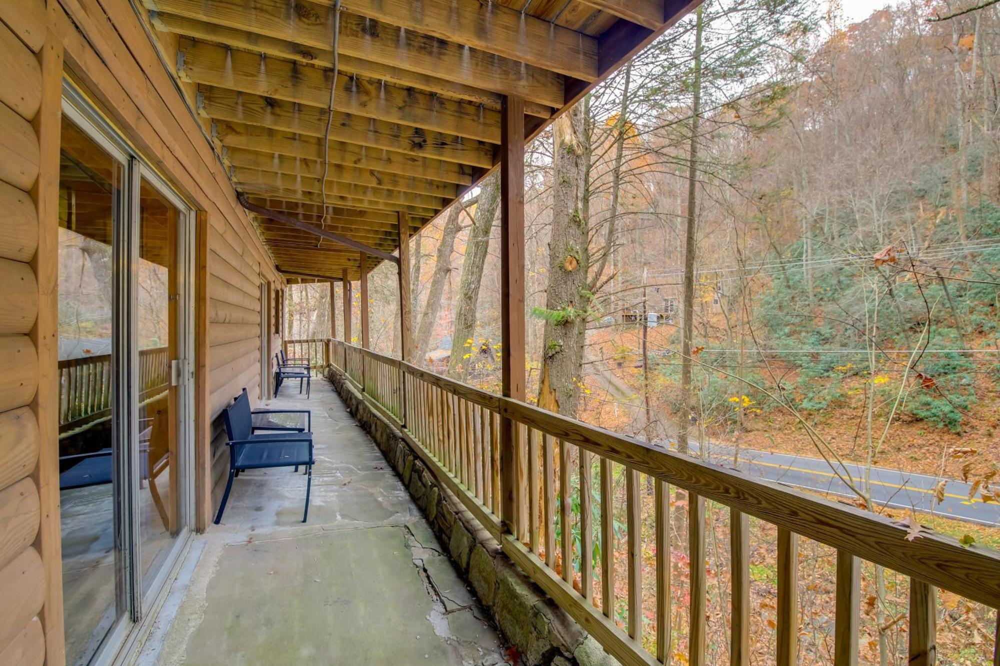 Gatlinburg A-Frame Home With Hot Tub Near Parkway 外观 照片