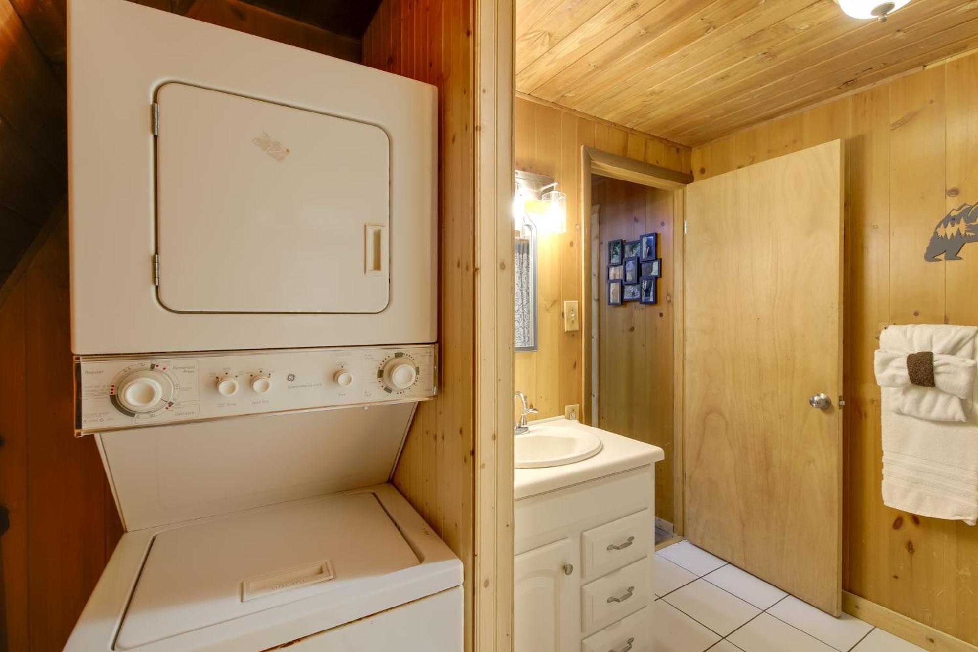 Gatlinburg A-Frame Home With Hot Tub Near Parkway 外观 照片