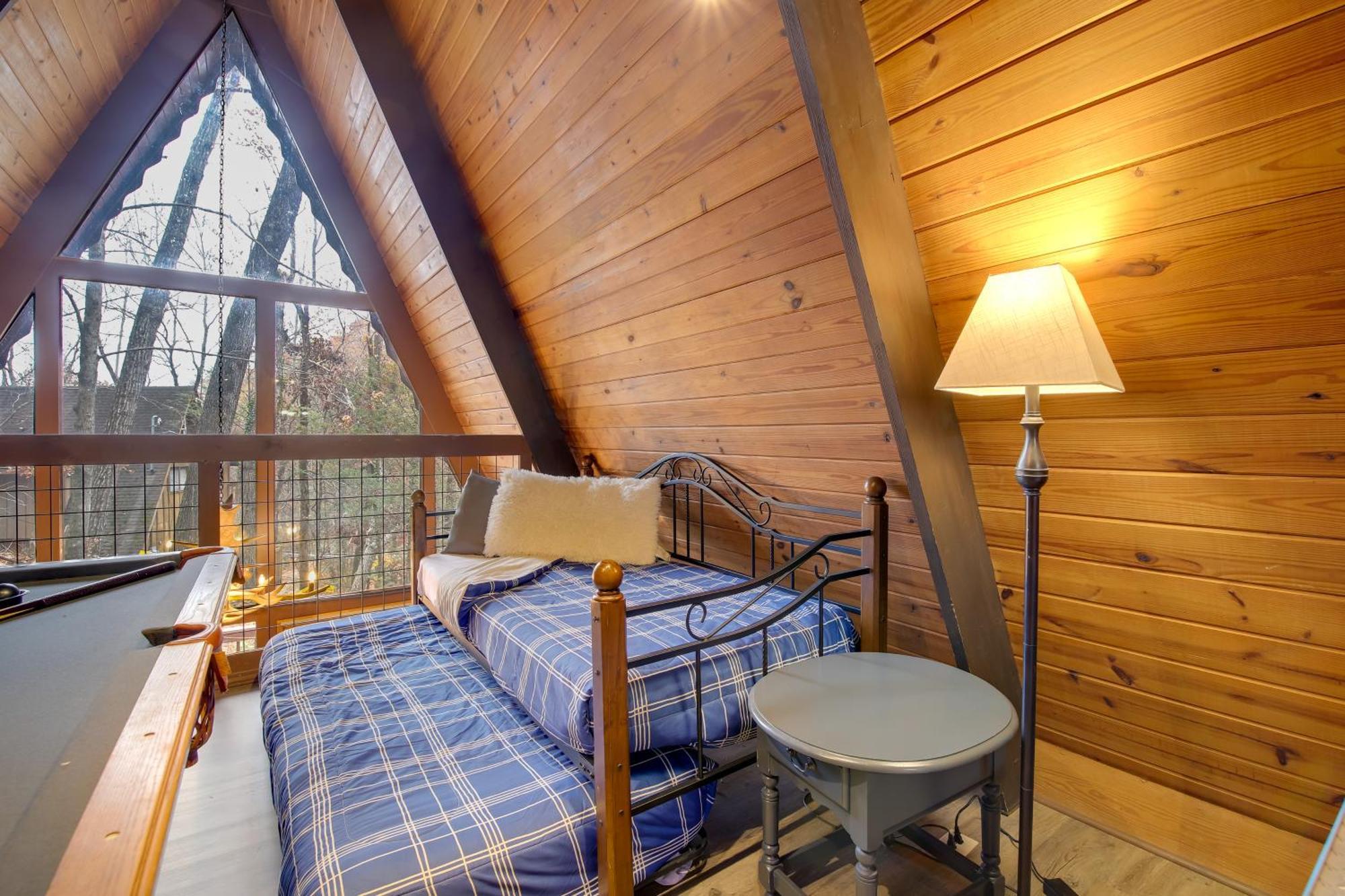 Gatlinburg A-Frame Home With Hot Tub Near Parkway 外观 照片