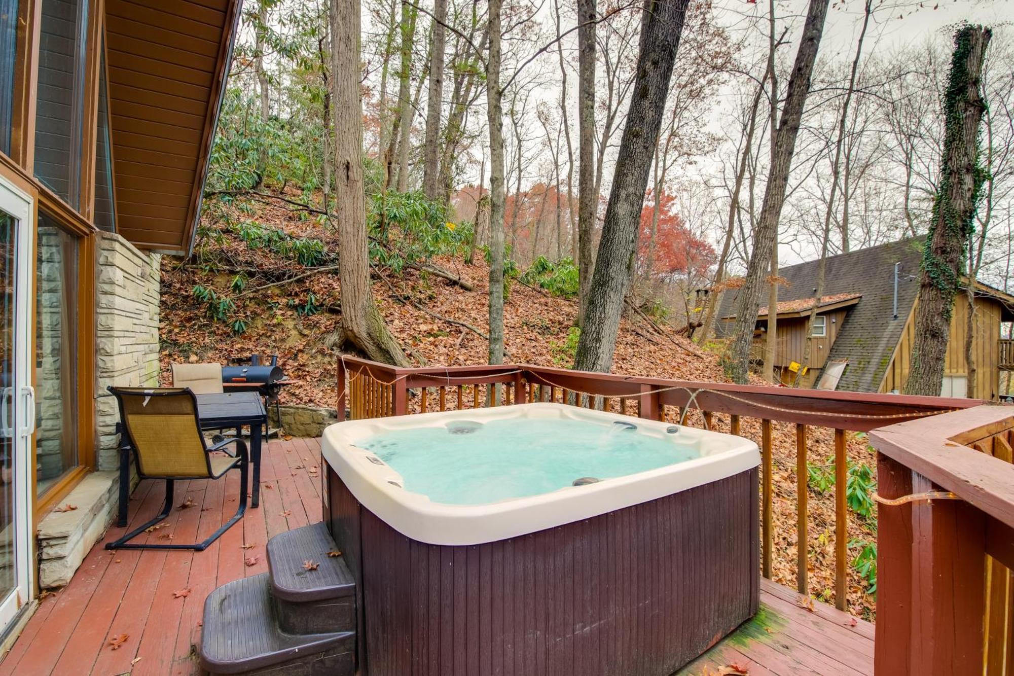 Gatlinburg A-Frame Home With Hot Tub Near Parkway 外观 照片