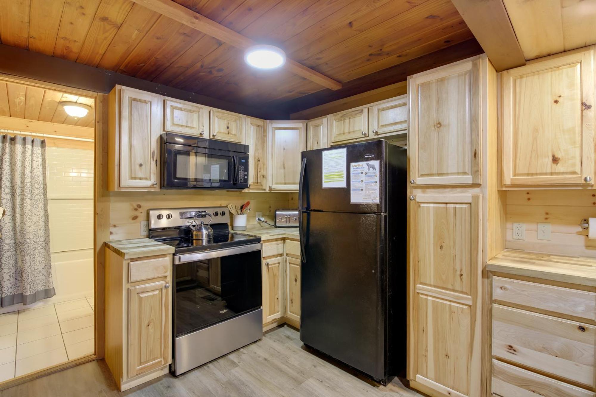 Gatlinburg A-Frame Home With Hot Tub Near Parkway 外观 照片