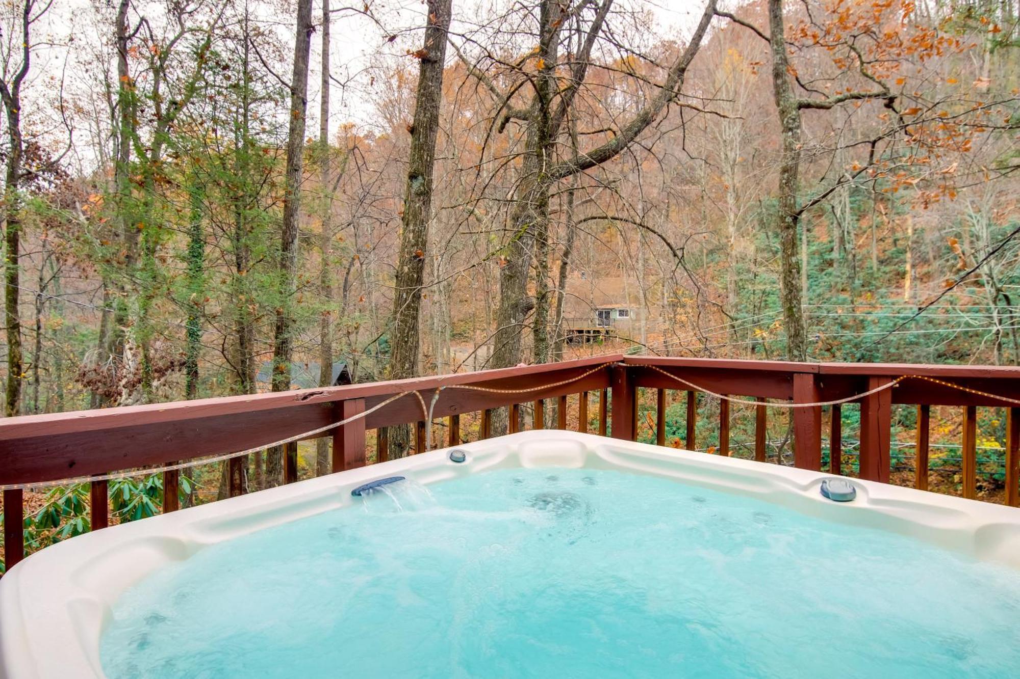 Gatlinburg A-Frame Home With Hot Tub Near Parkway 外观 照片