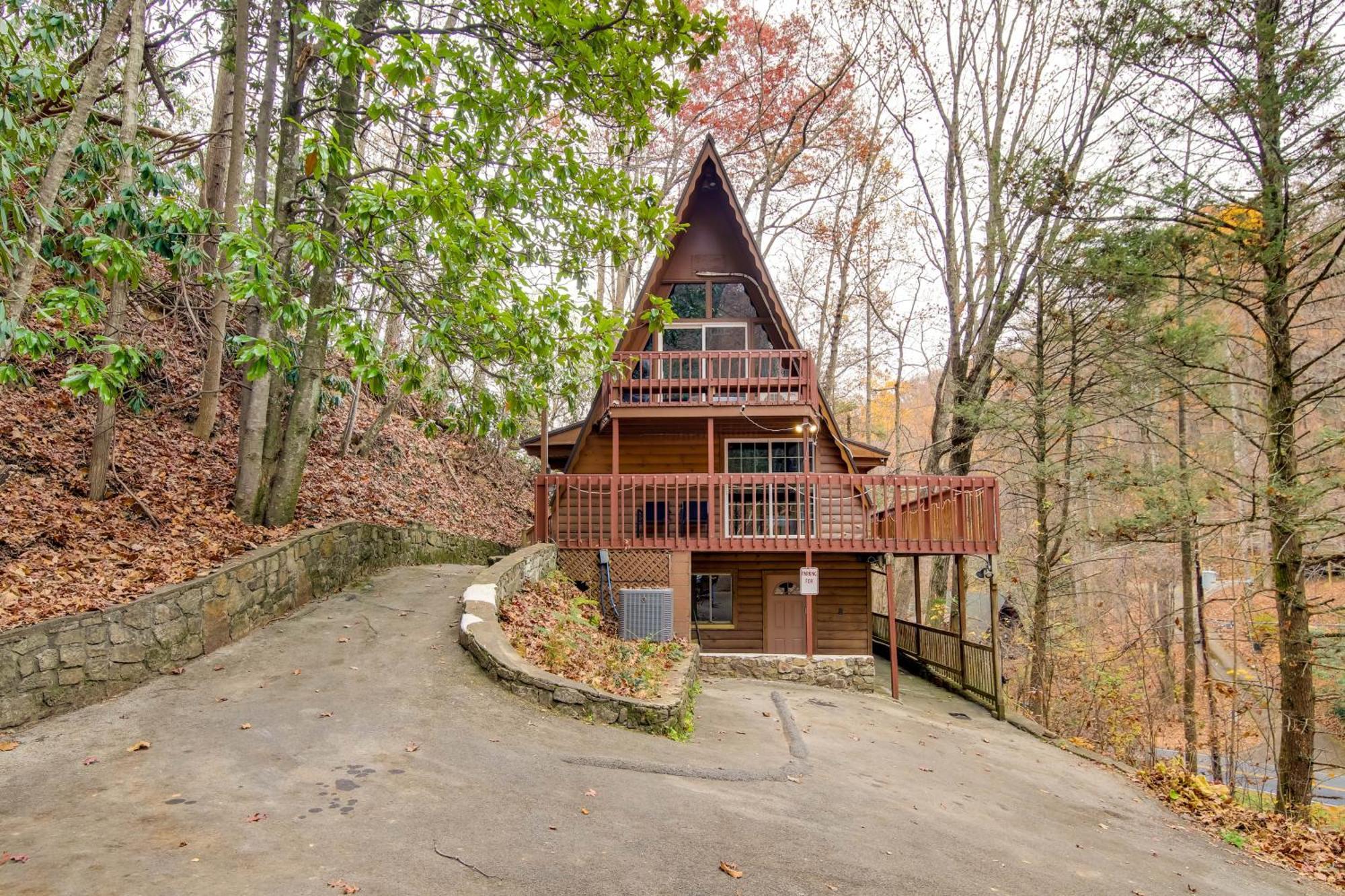 Gatlinburg A-Frame Home With Hot Tub Near Parkway 外观 照片