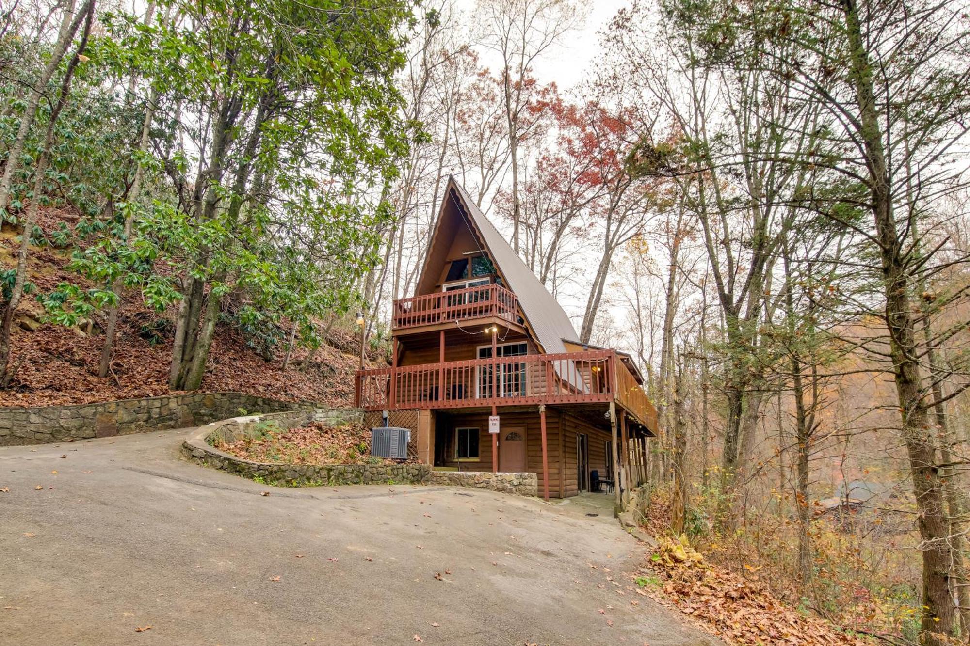 Gatlinburg A-Frame Home With Hot Tub Near Parkway 外观 照片